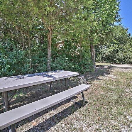 Branson Cabin With Deck Near Table Rock Lake! Εξωτερικό φωτογραφία